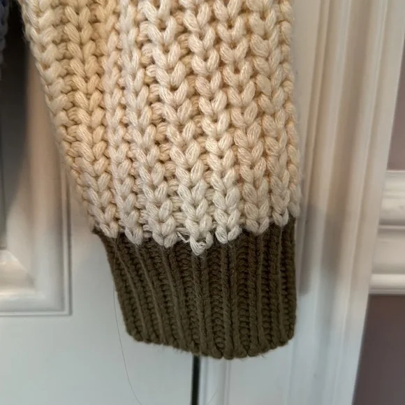 Color-Block Button-Up Cardigan - Picture 5 of 10